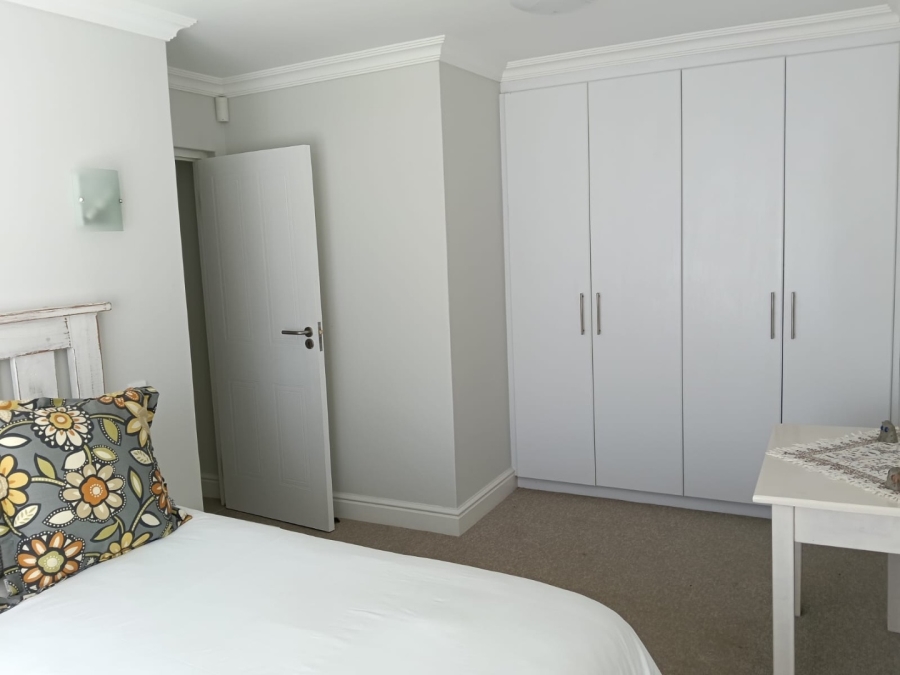 6 Bedroom Property for Sale in Wavecrest Eastern Cape